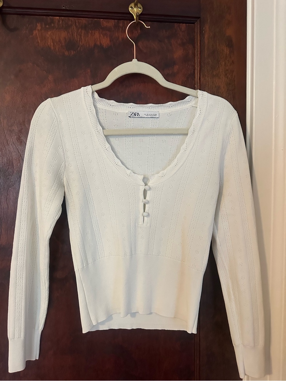 Zara White Scalloped V-Neck Long Sleeve Knit Top